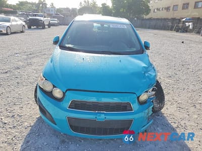 Piąte zdjęcie samochodu w środku: 2020 CHEVROLET SONIC LT VIN:1G1JD6SB1L4107977 - miniatura