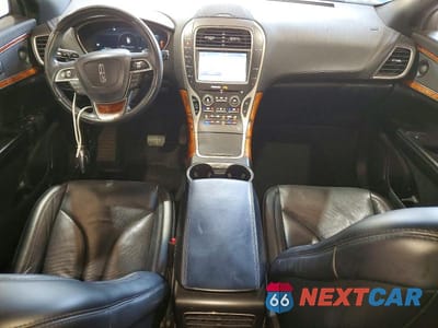 Zdjęcie 8 z 13 samochodu: 2019 LINCOLN NAUTILUS RESERVE VIN:2LMPJ8L99KBL50507 - miniatura