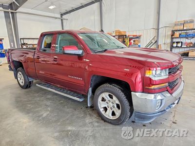 Czwarte zdjęcie samochodu z boku: 2017 CHEVROLET SILVERADO K1500 LT VIN:1GCVKREC4HZ132824 - miniatura