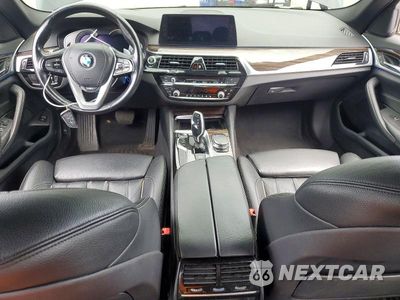 Zdjęcie 8 z 12 samochodu: 2018 BMW 530 XI VIN:WBAJA7C56JWA71803 - miniatura