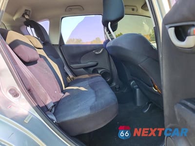 Zdjęcie 10 z 12 samochodu: 2011 HONDA FIT SPORT VIN:JHMGE8H68BC006636 - miniatura