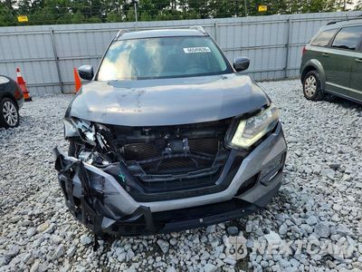 Piąte zdjęcie samochodu w środku: 2017 NISSAN ROGUE SV VIN:JN8AT2MT0HW154667 - miniatura