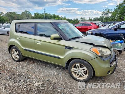 Czwarte zdjęcie samochodu z boku: 2010 KIA SOUL + VIN:KNDJT2A22A7124061 - miniatura
