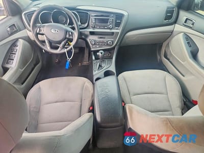 Zdjęcie 8 z 12 samochodu: 2012 KIA OPTIMA LX VIN:5XXGM4A77CG046627 - miniatura
