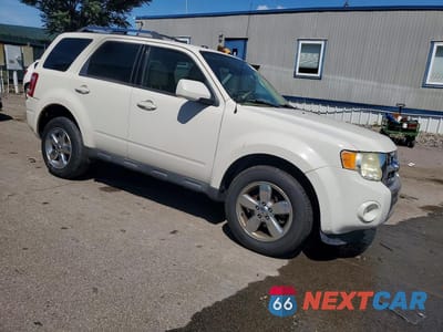 Czwarte zdjęcie samochodu z boku: 2011 FORD ESCAPE LIMITED VIN:1FMCU9EG3BKB88334 - miniatura