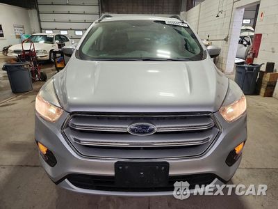 Piąte zdjęcie samochodu w środku: 2018 FORD ESCAPE SE VIN:1FMCU9GD2JUC39599 - miniatura