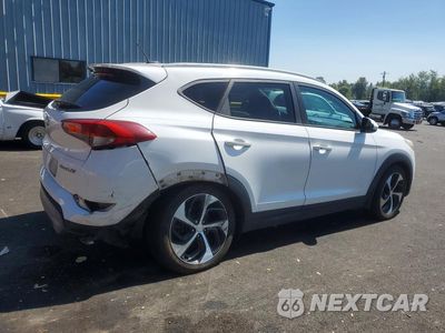 Trzecie zdjęcie samochodu z tyłu: 2016 HYUNDAI TUCSON SPORT VIN:KM8J33A20GU162643 - miniatura