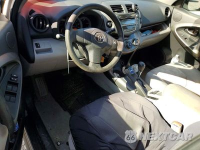 Zdjęcie 8 z 12 samochodu: 2011 TOYOTA RAV4 BASE VIN:2T3ZF4DV2BW057575 - miniatura