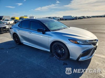 Czwarte zdjęcie samochodu z boku: 2021 TOYOTA CAMRY XSE VIN:4T1K31AK3MU020002 - miniatura
