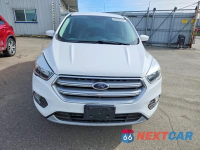 Piąte zdjęcie samochodu w środku: 2017 FORD ESCAPE SE VIN:1FMCU9GD4HUC27481 - miniatura