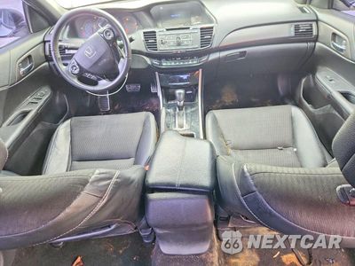 Zdjęcie 8 z 12 samochodu: 2016 HONDA ACCORD SPORT VIN:1HGCR2F51GA147354 - miniatura