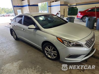 Czwarte zdjęcie samochodu z boku: 2015 HYUNDAI SONATA SE VIN:5NPE24AF5FH158310 - miniatura