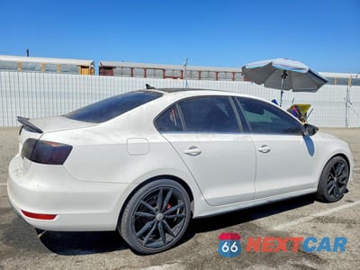 Trzecie zdjęcie samochodu z tyłu: 2014 VOLKSWAGEN JETTA GLI VIN:3VW4T7AJ8EM350504 - miniatura