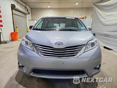 Piąte zdjęcie samochodu w środku: 2017 TOYOTA SIENNA XLE 8-PASSENGER VIN:5TDYZ3DC9HS897908 - miniatura