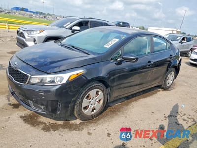 2018 KIA FORTE LX 3KPFK4A70JE238401 - główne zdjęcie licytacji z USA - miniatura