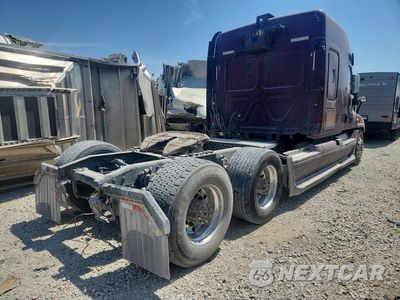 Trzecie zdjęcie samochodu z tyłu: 2014 FREIGHTLINER CASCADIA 1 - SEMI TRUCK VIN:3AKJGLDV1ESFP0411 - miniatura