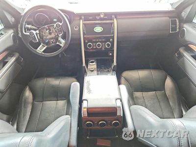 Zdjęcie 8 z 12 samochodu: 2017 LAND ROVER DISCOVERY HSE VIN:SALRRBBV8HA025096 - miniatura