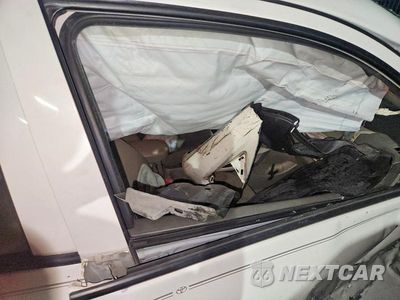 Zdjęcie 13 z 14 samochodu: 2010 TOYOTA COROLLA LE VIN:1NXBU4EE4AZ374433 - miniatura