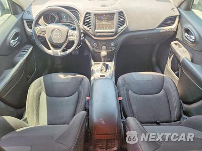 Zdjęcie 8 z 13 samochodu: 2017 JEEP CHEROKEE LATITUDE VIN:1C4PJLCS7HW514785 - miniatura