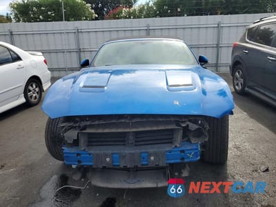 Piąte zdjęcie samochodu w środku: 2020 FORD MUSTANG VIN:1FATP8UH2L5180070 - miniatura