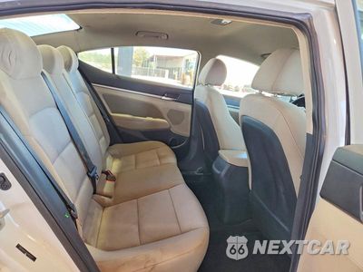 Zdjęcie 10 z 13 samochodu: 2019 HYUNDAI ELANTRA SEL VIN:5NPD84LF0KH403371 - miniatura
