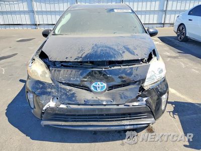 Piąte zdjęcie samochodu w środku: 2015 TOYOTA PRIUS FOUR VIN:JTDKN3DU3F0448685 - miniatura