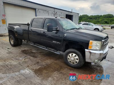 Czwarte zdjęcie samochodu z boku: 2008 CHEVROLET SILVERADO K3500 VIN:1GCJK33668F110544 - miniatura