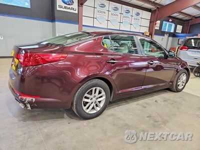 Trzecie zdjęcie samochodu z tyłu: 2012 KIA OPTIMA LX VIN:5XXGM4A75CG025551 - miniatura