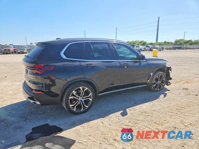 Trzecie zdjęcie samochodu z tyłu: 2025 BMW X5 SDRIVE 40I VIN:5UX13EU04S9X56690 - miniatura