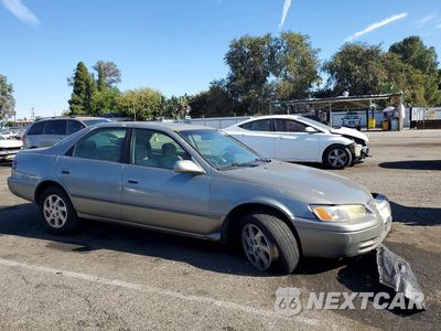 Czwarte zdjęcie samochodu z boku: 1999 TOYOTA CAMRY LE V6 VIN:JT2BF28KXX0231788 - miniatura