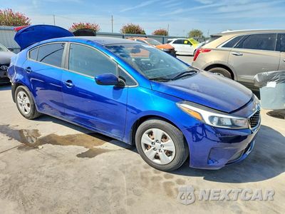 Czwarte zdjęcie samochodu z boku: 2018 KIA FORTE LX VIN:3KPFK4A72JE185202 - miniatura