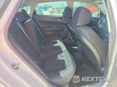 Zdjęcie 10 z 12 samochodu: 2019 KIA OPTIMA LX VIN:5XXGT4L36KG338538 - miniatura