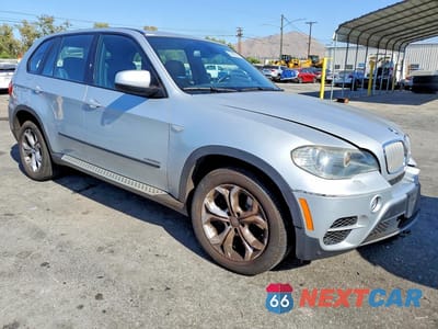Czwarte zdjęcie samochodu z boku: 2011 BMW X5 XDRIVE50I VIN:5UXZV8C51BL418209 - miniatura