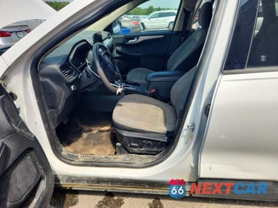 Zdjęcie 7 z 13 samochodu: 2020 FORD ESCAPE SE VIN:1FMCU0G69LUA10532 - miniatura