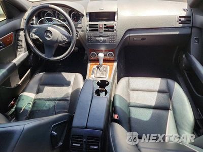 Zdjęcie 8 z 12 samochodu: 2009 MERCEDES-BENZ C 300 VIN:WDDGF54X39R041254 - miniatura