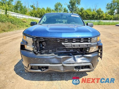 Piąte zdjęcie samochodu w środku: 2019 CHEVROLET SILVERADO K1500 VIN:1GCPYAEH7KZ420784 - miniatura