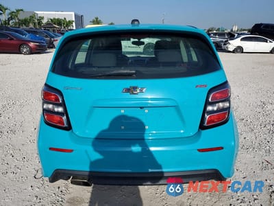 Zdjęcie 6 z 13 samochodu: 2020 CHEVROLET SONIC LT VIN:1G1JD6SB1L4107977 - miniatura