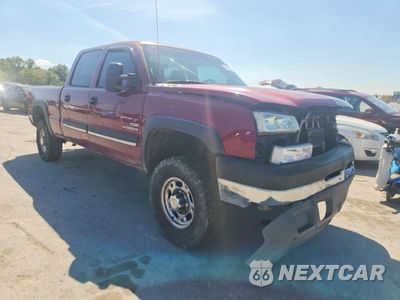 Czwarte zdjęcie samochodu z boku: 2004 CHEVROLET SILVERADO K2500 HEAVY DUTY VIN:1GCHK23264F211387 - miniatura