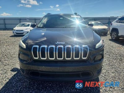 Piąte zdjęcie samochodu w środku: 2016 JEEP CHEROKEE SPORT VIN:1C4PJLAB8GW207420 - miniatura