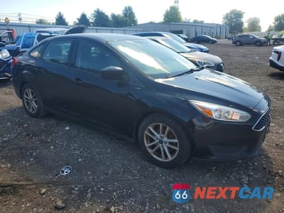 Czwarte zdjęcie samochodu z boku: 2018 FORD FOCUS SE VIN:1FADP3FE5JL209466 - miniatura