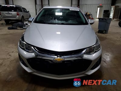 Piąte zdjęcie samochodu w środku: 2019 CHEVROLET CRUZE LS VIN:1G1BC5SM3K7148837 - miniatura