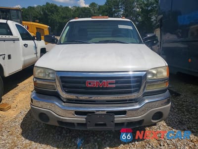 Piąte zdjęcie samochodu w środku: 2005 GMC NEW SIERRA C3500 VIN:1GDJC34265E200105 - miniatura