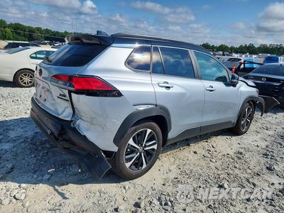 Trzecie zdjęcie samochodu z tyłu: 2025 TOYOTA COROLLA CROSS HYBRID XSE VIN:7MUFBABG5SV064674 - miniatura