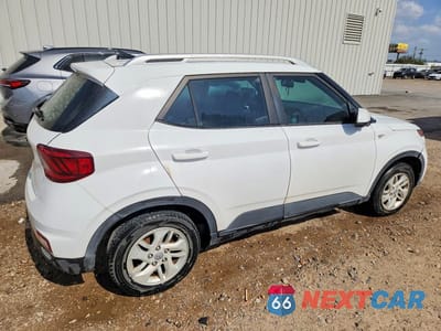 Trzecie zdjęcie samochodu z tyłu: 2020 HYUNDAI VENUE SEL VIN:KMHRC8A34LU028947 - miniatura