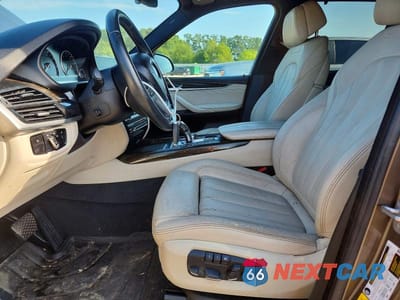 Zdjęcie 7 z 12 samochodu: 2017 BMW X5 XDRIVE35I VIN:5UXKR0C5XH0V49639 - miniatura