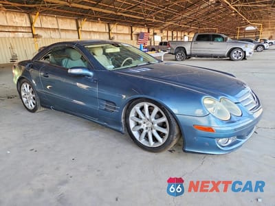 Czwarte zdjęcie samochodu z boku: 2007 MERCEDES-BENZ SL 550 VIN:WDBSK71F47F128651 - miniatura