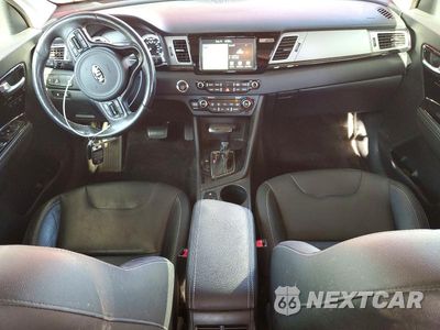 Zdjęcie 8 z 13 samochodu: 2017 KIA NIRO EX TOURING VIN:KNDCE3LC2H5078896 - miniatura
