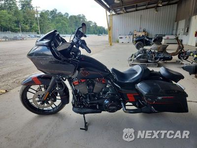 Trzecie zdjęcie samochodu z tyłu: 2018 HARLEY-DAVIDSON FLTRXSE CVO ROAD GLIDE VIN:1HD1TCL14JB958662 - miniatura