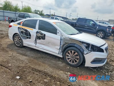 Czwarte zdjęcie samochodu z boku: 2017 HYUNDAI SONATA SPORT VIN:5NPE34AF5HH460308 - miniatura