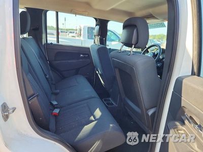 Zdjęcie 10 z 12 samochodu: 2012 JEEP LIBERTY SPORT VIN:1C4PJMAK0CW157130 - miniatura